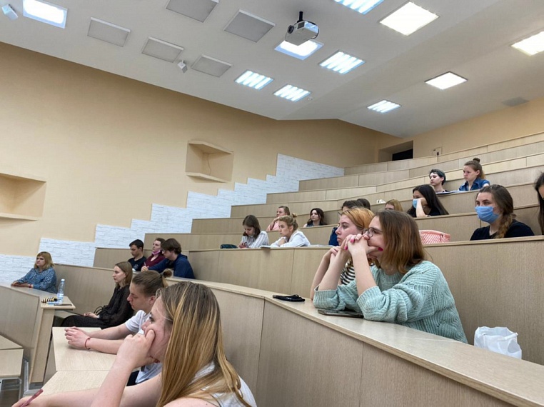 24 мая прошел урок финансовой грамотности со студентами Ульяновского педагогического университета на тему "Самозанятость для начинающих"